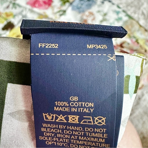 Louis Vuitton Floral Multicolor Monogram Square Bandana Scarf - Picture 9 of 12